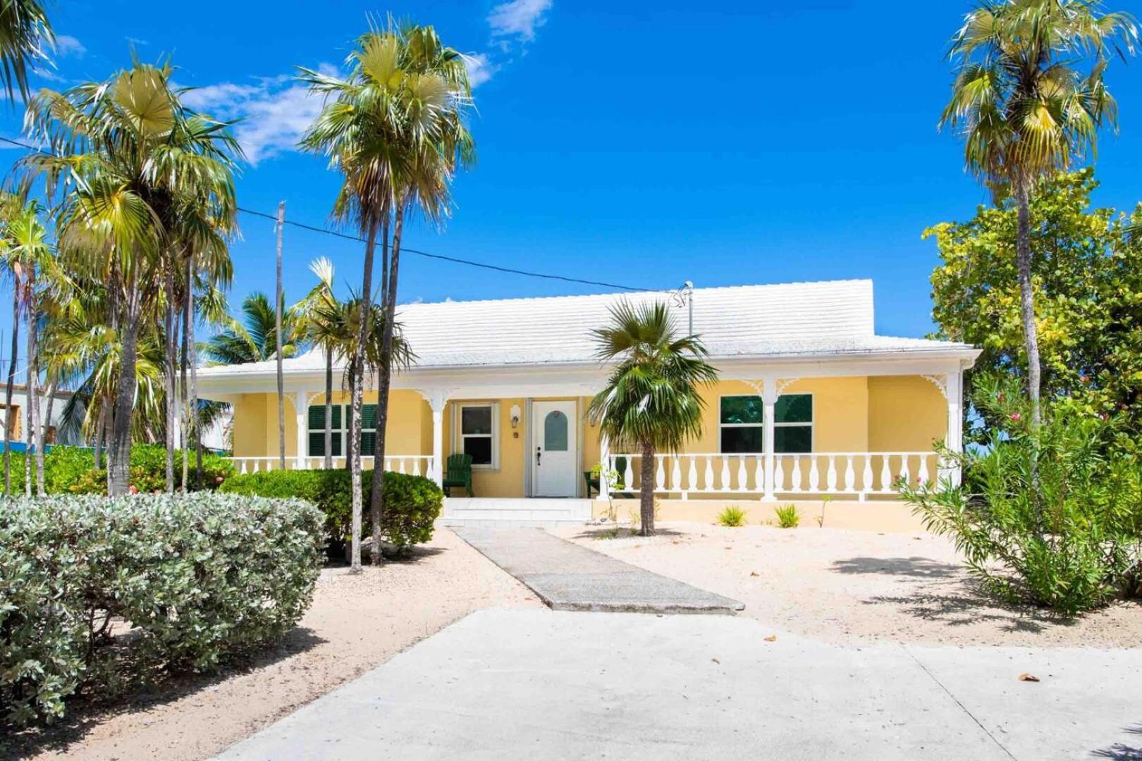 Thatch Hill - Renovated Beach House With Pool, Short Walk To The Rum Point Club Driftwood Village Exteriör bild