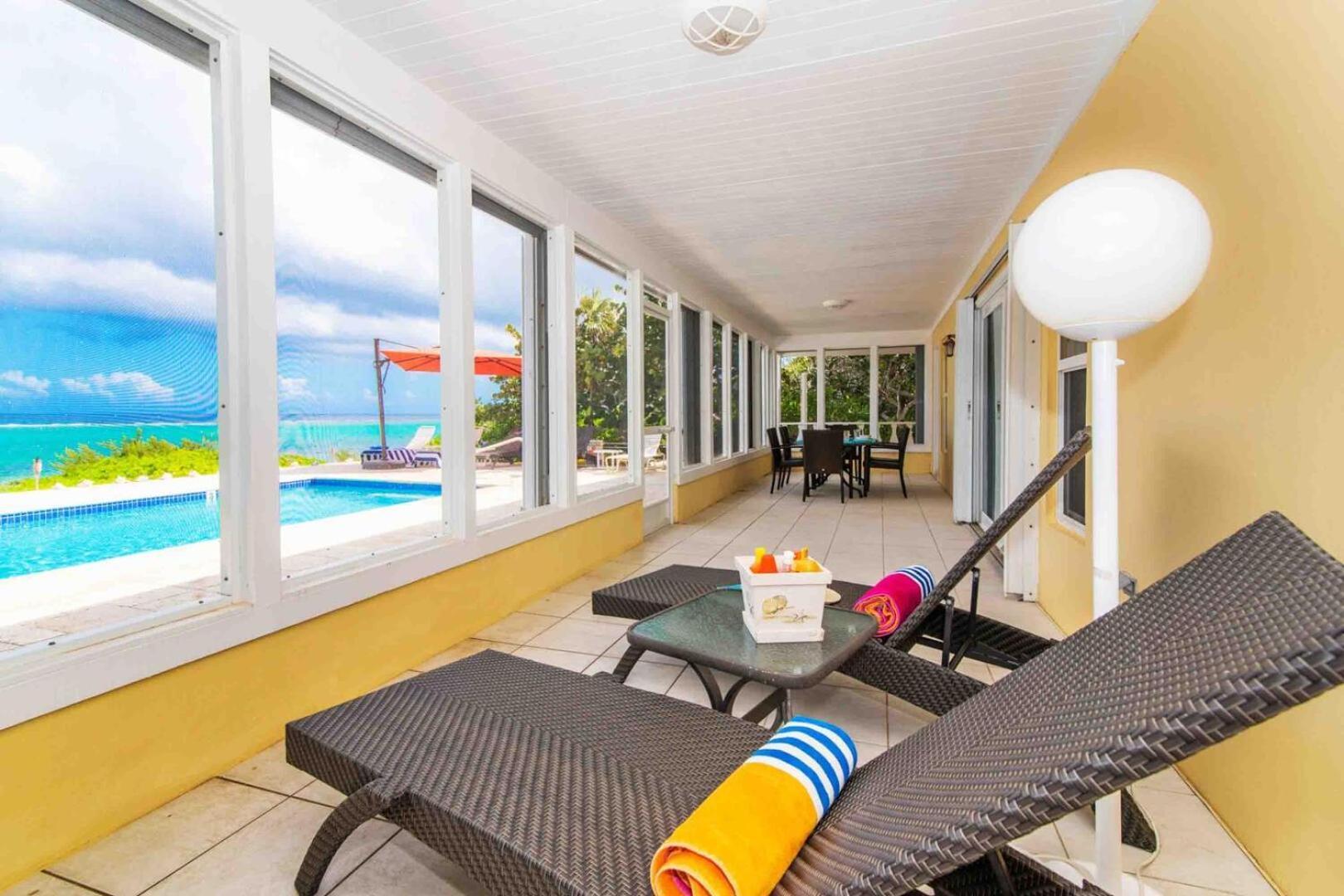 Thatch Hill - Renovated Beach House With Pool, Short Walk To The Rum Point Club Driftwood Village Exteriör bild